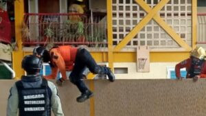 Controlado incendio en apartamento