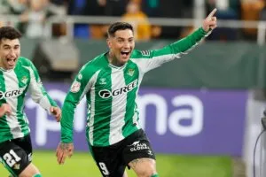 Copa del Rey: Chimy Ávila rescata al Betis y el Alavés golpea al Rayo para colarse en los cuartos de final | Copa del Rey 2025 | elmundo.es