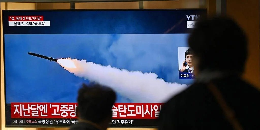 Corea del Norte lanza un misil balístico hacia el mar de Japón