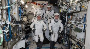 Cuatro astronautas de la agencia de la Estación Espacial Internacional, obligados a volver a Tierra por un problema de salud sin especificar