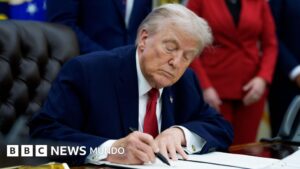 Cuba dice que EE.UU. recurre «al chantaje y la extorsión» después de que Trump amenazara con imponer aranceles a cualquier país que envíe petróleo a la isla