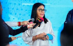 Delcy Rodríguez agradece gestiones de Emir de Catar para obtener la primera fe de vida del presidente Maduro y Cilia Flores – Correo del Orinoco