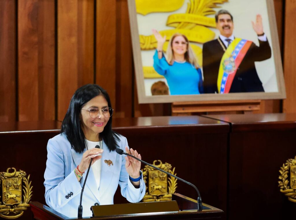 Delcy Rodríguez anuncia ley de amnistía general para presos políticos y cierre del Helicoide