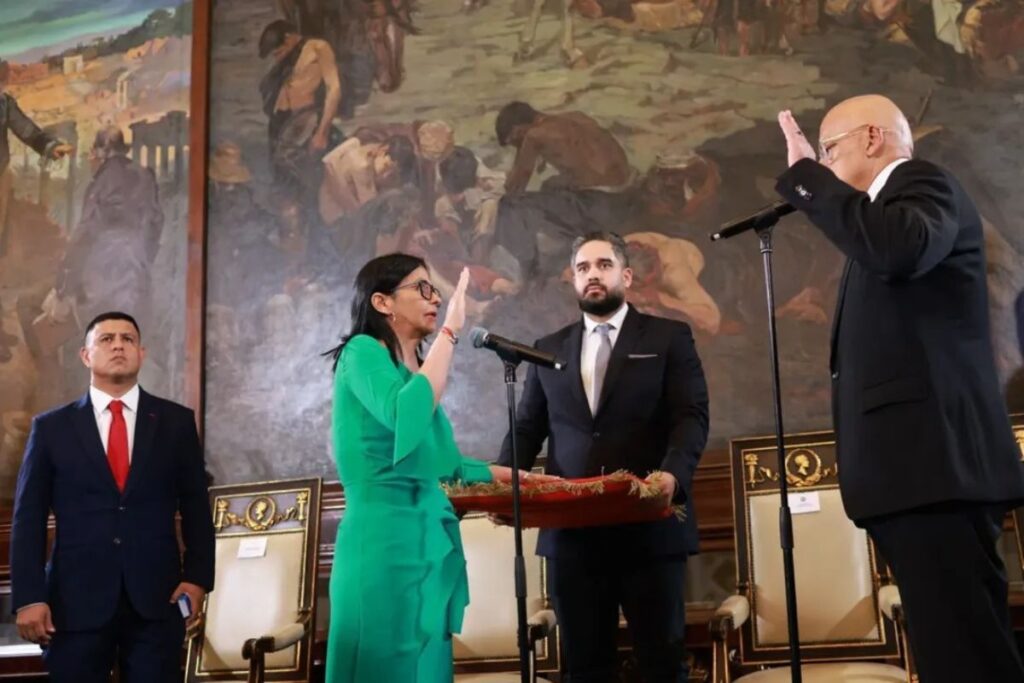 Delcy Rodríguez asume la presidencia encargada de Venezuela