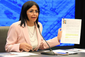 Delcy Rodríguez exige prueba de vida de Niclás Maduro y Cilia Flores