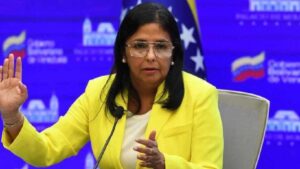 Gobierno revisa estrategias para elevar la producción petrolera en 2026