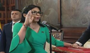 Delcy Rodríguez juró como presidenta encargada tras la captura de Maduro
