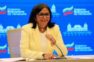 Delcy Rodríguez, ‘mano derecha’ de Maduro y presidenta encargada de Venezuela en un momento de enorme tensión con EEUU | europapress.es