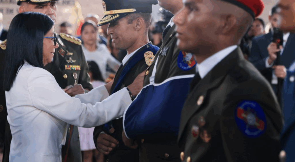 Delcy Rodríguez ordena una docena de cambios en el mando militar de Venezuela