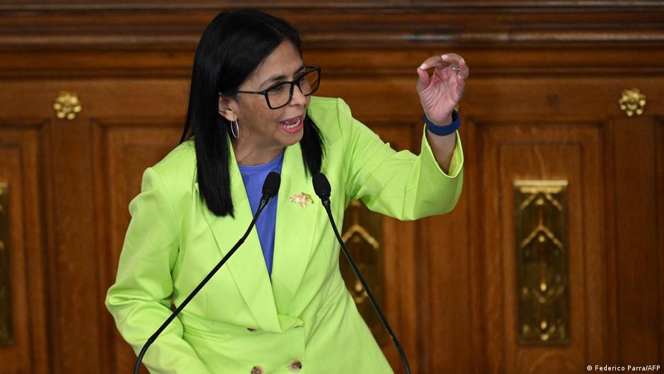 Delcy Rodríguez pide reformas a industria petrolera