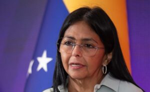 Delcy Rodríguez propone convocar «verdadero diálogo político» que incluya a la oposición