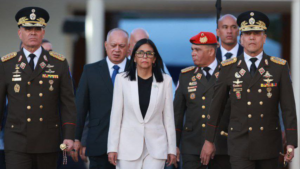 Delcy inicia reorganización en la FANB: Cambios clave en mandos