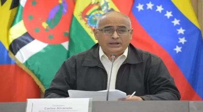 Designan al doctor Carlos Alvarado nuevo presidente del IVSS