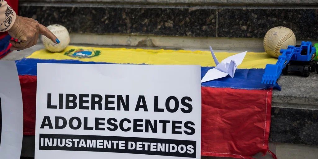 Detienen en Venezuela a menores que celebraban la caída de Maduro