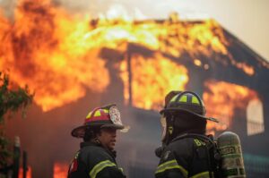 Devastadores incendios en el sur de Chile: al menos 15 muertos y más de 50.000 evacuados – AlbertoNews