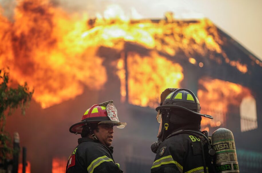 Devastadores incendios en el sur de Chile: al menos 15 muertos y más de 50.000 evacuados - AlbertoNews