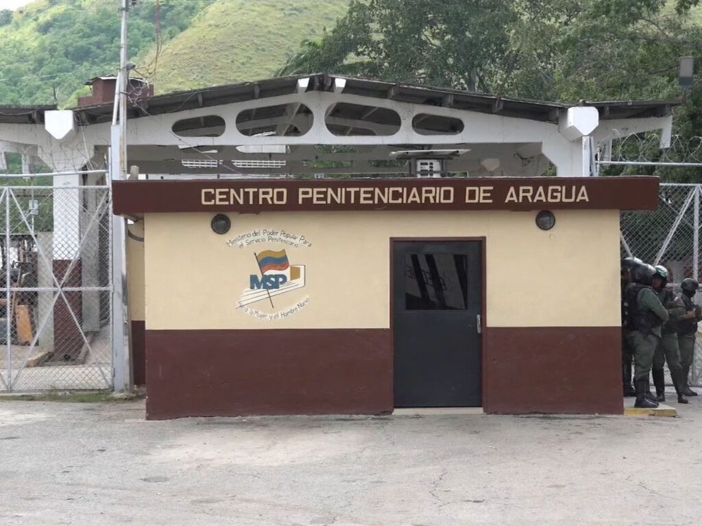 Difundieron listas de algunos presos políticos excarcelados de Tocorón la madrugada del #1Ene