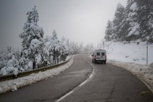 Directo: 470 familias desalojadas en Andalucía, cambios en cabalgatas y 659 quitanieves combaten la nieve | europapress.es