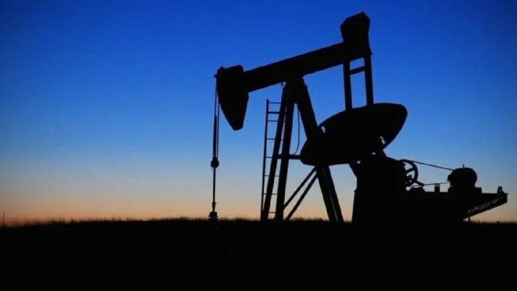 Divisas petroleras entrarán a la banca privada para sostener el tipo de cambio
