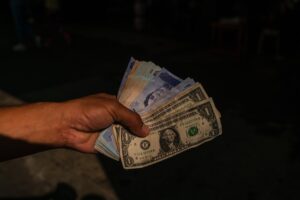 Dólar BCV y euro no dan tregua al acercarse a nuevos máximos históricos