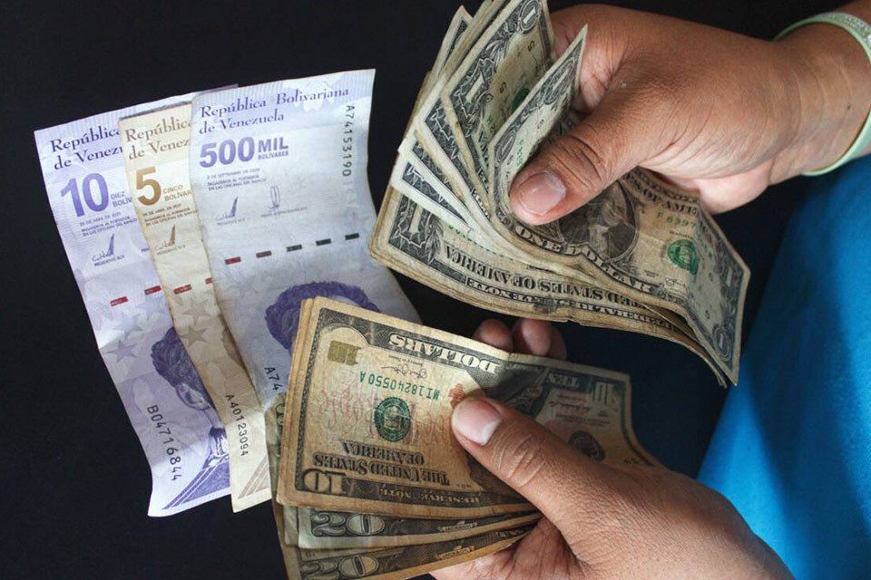 Ministerio Público Entretener y entretenidos divisas dólares bolívar
