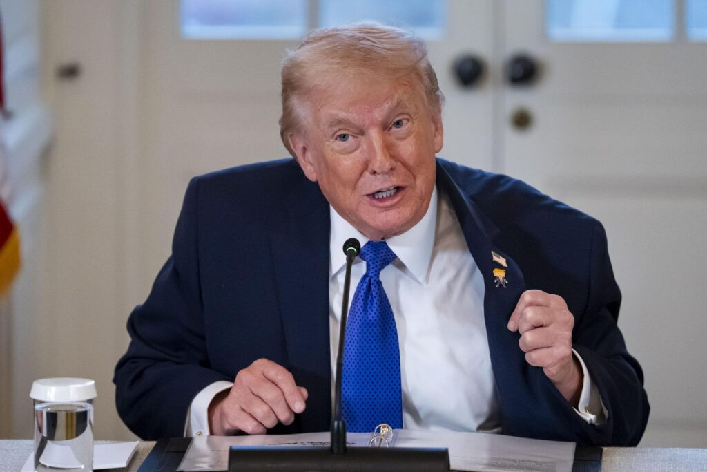 Donald Trump anunció que Venezuela no suministrará más petróleo a Cuba