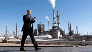 Donald Trump decreta la emergencia nacional en EEUU para proteger los ingresos por ventas de petróleo de Venezuela