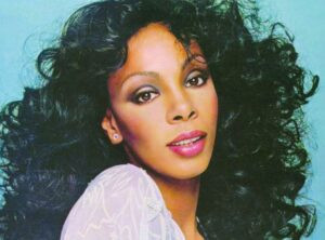Donna Summer: 77 años del nacimiento de la reina del disco