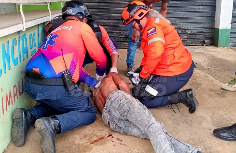 Dos heridos por pico de botella dejaron riñas en Oficina Uno y carretera negra La Flint el 1° de enero