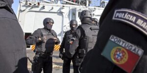 Dos policías portugueses, acusados de torturar a vagabundos e inmigrantes y de compartir las imágenes