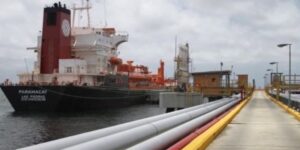 EE. UU. ajusta venta de petróleo venezolano a China