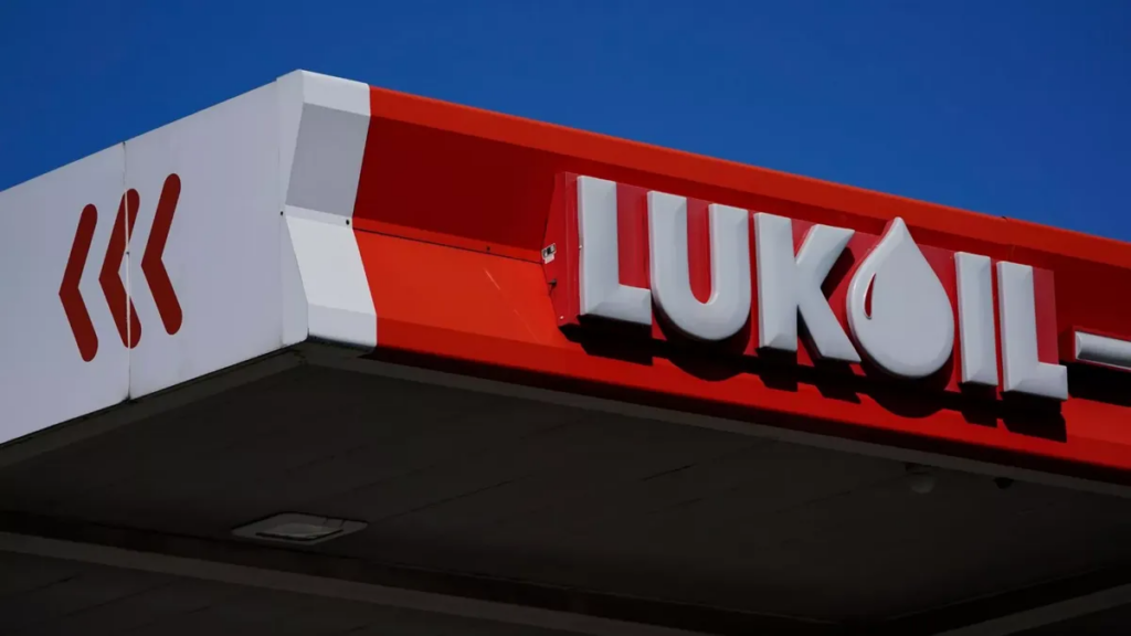 EEUU consigue que la rusa Lukoil venda activos a compañía estadounidense, pero hay cautela de petroleras para invertir en Venezuela