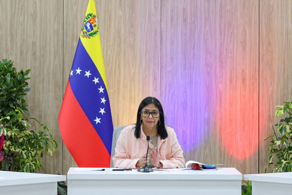 EFE | Delcy Rodríguez, frente al reto de mantener unido el chavismo bajo la sombra de EE.UU. - AlbertoNews