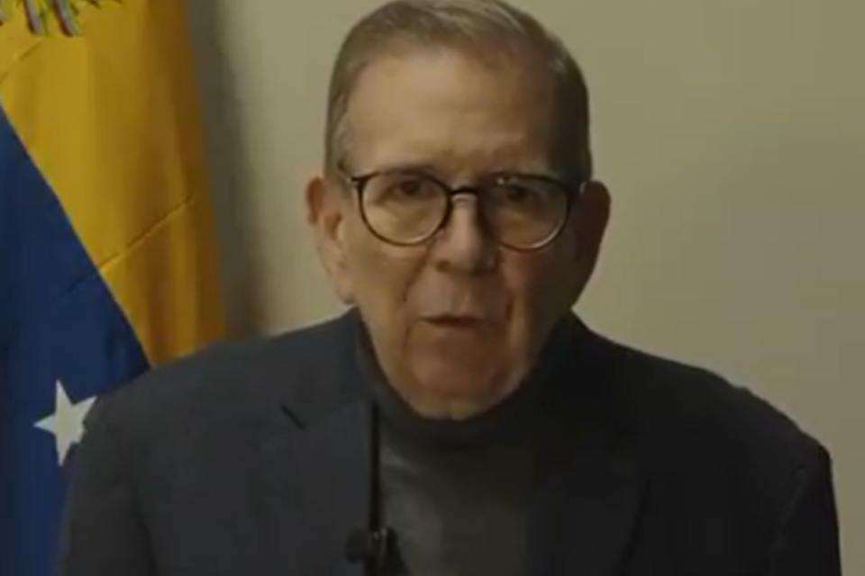 Edmundo González exige la liberación de todos los presos políticos