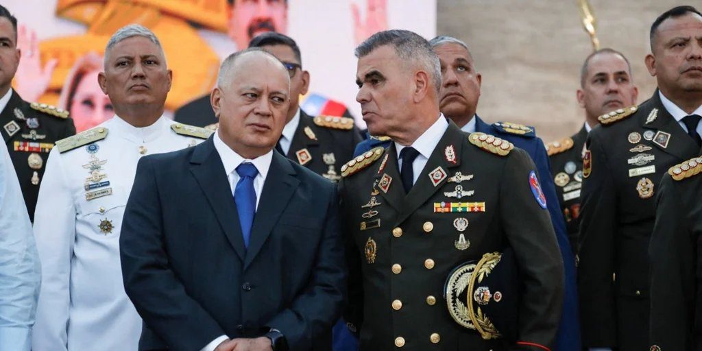 El Ejército venezolano se atrinchera en torno a la nueva cúpula chavista