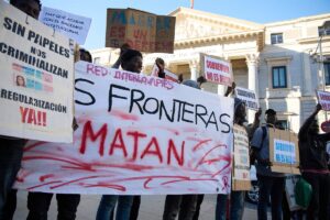 El Gobierno aprobará este martes una regularización extraordinaria de migrantes por decreto tras pactarlo con Podemos | europapress.es
