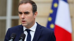 El Gobierno de Francia apuesta por el recurso constitucional del artículo 49.3 para aprobar los presupuestos por decreto | elperiodico.com
