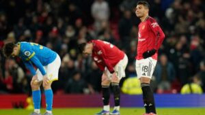 El Manchester United, ni contra el colista