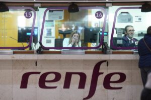 El Ministerio de Transportes cesa a dos altos cargos de Renfe y Adif en Rodalies | europapress.es