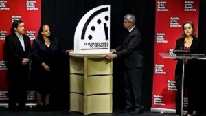 El Reloj del Juicio Final quedó a 85 segundos de la medianoche, el punto más crítico desde su creación