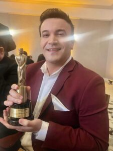 El animador Alain Teuteló recibió un premio Martín Fierro