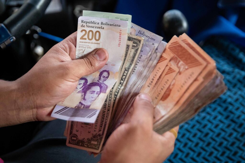El bolívar sigue en caída libre: Dólar BCV y euro marcaron nuevos récords