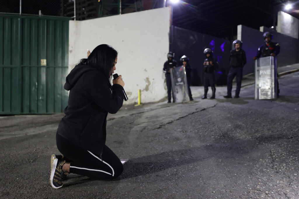 El desgarrador testimonio de una joven exigiendo la liberación de su esposo en Zona 7 (VIDEO)