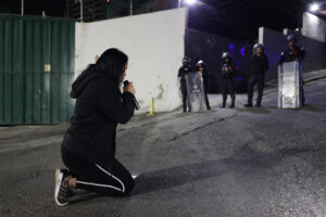 El desgarrador testimonio de una joven exigiendo la liberación de su esposo en Zona 7 (VIDEO)