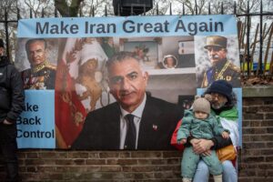 El hijo del derrocado sah de Irán busca capitalizar el descontento para llegar al poder con ayuda de EEUU | europapress.es