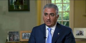El hijo del sah de Persia asume desde el exilio el liderazgo de las protestas en Irán