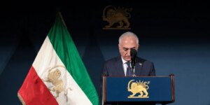 El hijo del sah se postula como líder de la transición política en Irán, pese a las dudas de Trump