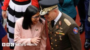 El ministro de Defensa de Venezuela, Vladimir Padrino, acusa a EE.UU. de «asesinar a sangre fría» a miembros de la seguridad de Maduro y a «civiles inocentes»