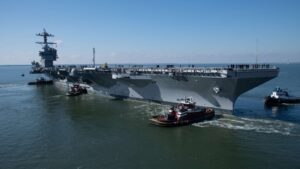 El portaaviones USS John F. Kennedy zarpó por primera vez para sus pruebas de construcción