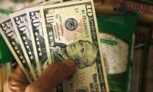 El precio del dólar del 21 de enero sube casi tres bolívares